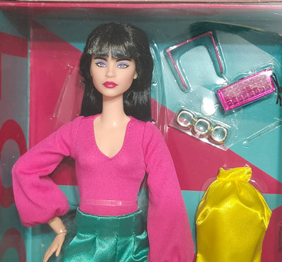 收藏型芭比娃娃Barbie Looks#19超級可動關節體/Lina臉模高挑體型Tall白肌/黑長直髮/全新現貨