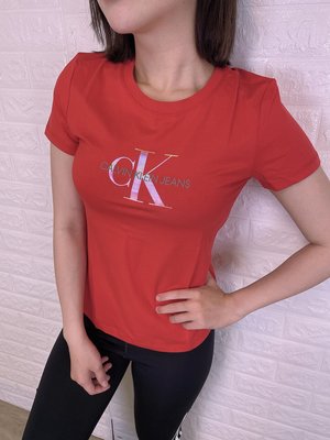 Calvin Klein 女款 CK 經典 大Logo 反光 舒適 棉質 休閒 百搭 短袖 上衣 t恤 短t 黑紅兩色