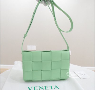 古著二手 Bottega Veneta BV 寶緹嘉 CASSETTE 扁平皮質編製手袋 斜挎包 單肩包 578004