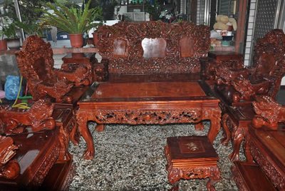 本標編號drogunchiar.1古董龍椅桌具十六件組越南皇黃花梨鬼面瘤