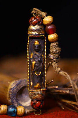 天然瑪瑙純手工掐絲鑲嵌寶石天珠，高9直徑2重約33克2412898【萬寶樓】古玩 收藏 古董