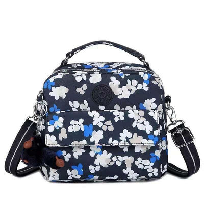 小Z代購#Kipling Disney 猴子包 藍色花朵 K2050/04472 休閒 斜背肩背側背手提後背多用小款包