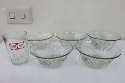 【讓藏】早期收藏老玻璃味王ve wong冰碗+養樂多滋愛玻璃杯12.5*12.5*5.5,6件300,下標就提前結標
