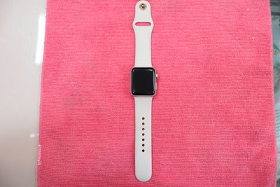 Apple Watch 粉色 S2 38mm