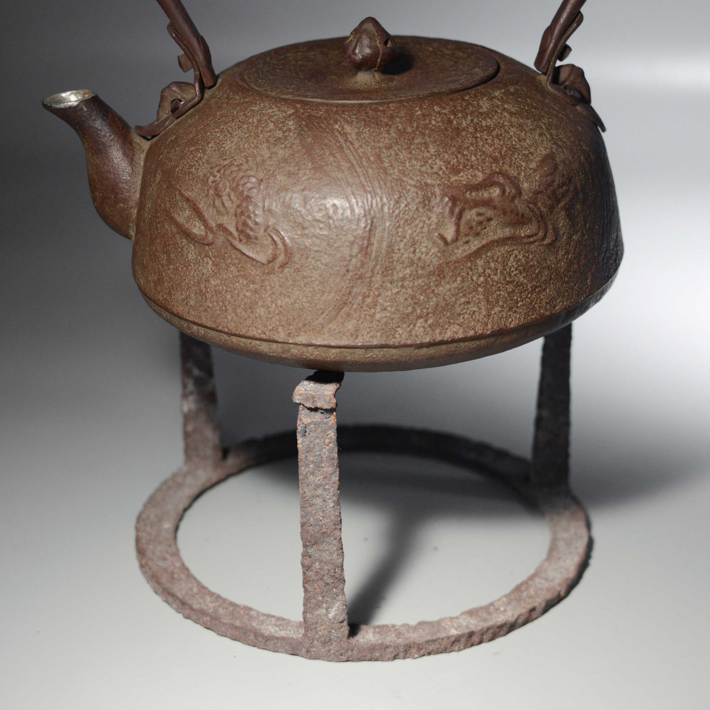 桑園の】日本鑄物鐵製茶道具432g 五德鐵壺架火缽風爐用A 11168 | Yahoo 