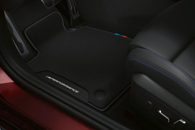 【樂駒】BMW G60 5 系列 M-Performance 腳踏墊 黑色 絲絨 原廠 精品 改裝 套件