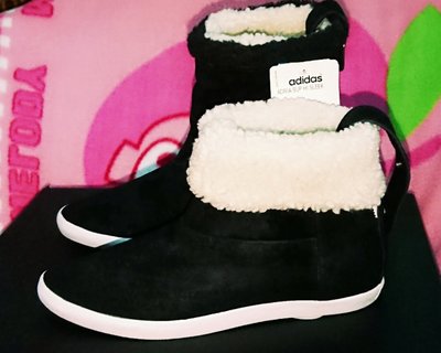 品牌 adidas 全新愛迪達sleek 黑色復古運動鞋 尖頭內保暖絨毛雪靴 中筒/反折低筒 兩穿