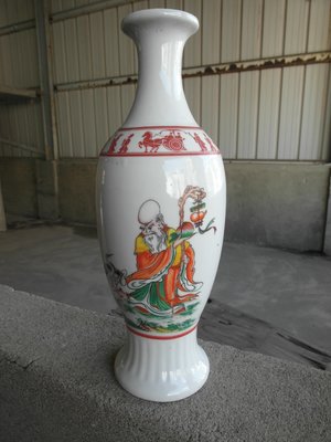 早期----金門--馬祖---大支---空酒瓶--擺飾用----高30.5公分