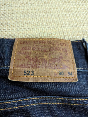 Levi's 523深藍色直筒牛仔褲 30 34