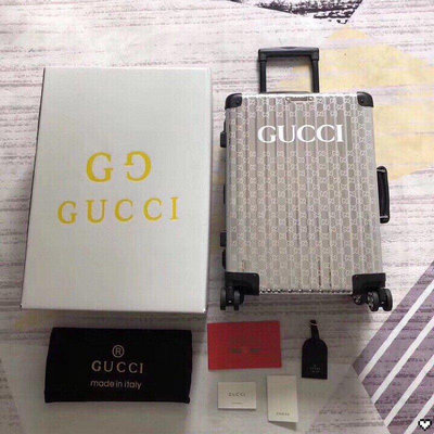 Gucci古馳&amp;日默瓦rimowa聯名，鏡面鋁合金， 巴黎限量版！全套logo，輪子一體，尺寸：28寸 顏色：鏡面銀