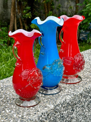 《陋室の老時光》台灣早期玻璃花瓶。雙耳牡丹玻璃花瓶。寶藍色28公分