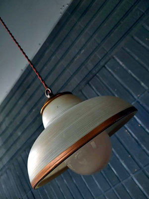 UFO Golden Annulus 漂浮 吊燈 . 僅有幾顆 都附絕版 大顆燈泡 . 徑 22 高 17 線長 70