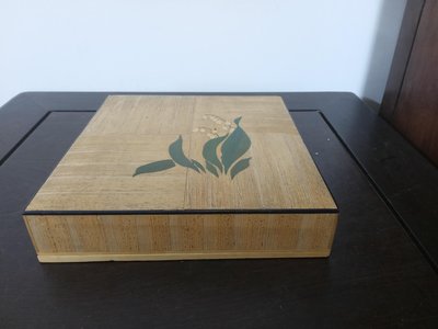 (日式工藝品)木貼皮彩繪玲蘭圖四方蓋盒(A691)