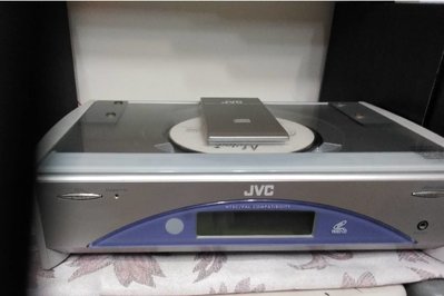 JVC 　FS-SD78V  CD　音響(主機有問題須要修理)　喇叭不是原機的、一起賣 年底出清隨便賣。