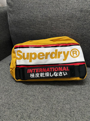 田心齊⭐️全新現貨⭐️SUPERDRY 極度乾燥時尚腰包/斜背包