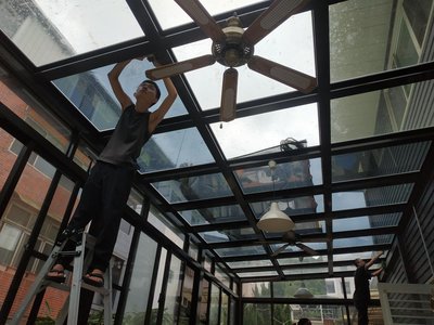 屋頂採光罩玻璃隔熱紙隔熱膜專業施工