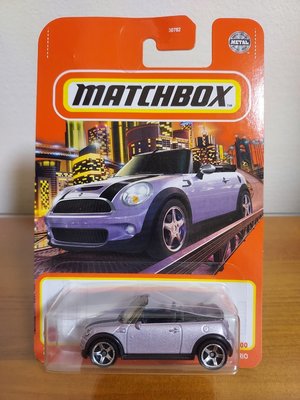1:64火柴盒MATCHBOX~MINI 2010 COOPER S  CABRIO 淺紫色