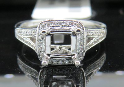 18K金 主鑽方形鑽石1.5克拉 婚戒指鑽戒台空台女戒線戒 款號TR146 特價25,900 另售GIA鑽石裸鑽