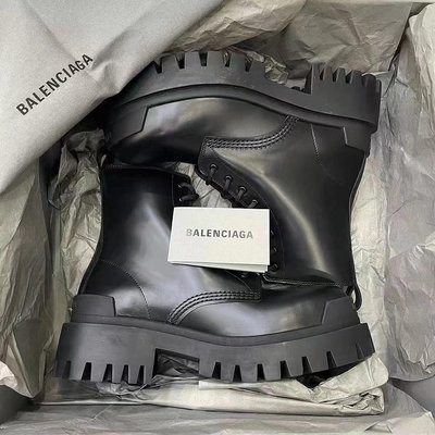 Balenciaga 黑色小牛皮Strike馬丁靴【好價在途