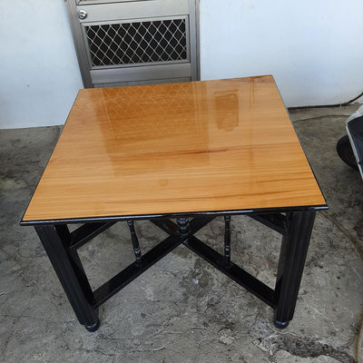 台灣黄檜四方桌板一片板(1O3x1O7x3)送三義整理鋼琴烤漆