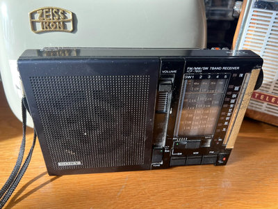 索尼ICF-7600收音機 工作正常
