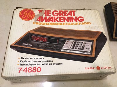 [二手老件]美國奇異老式收音機鬧鐘 含原裝紙盒