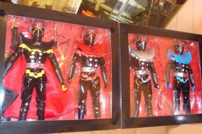 日本玩具反斗城限定版~MEDICOM RAH 220 人造人間 黑魔 4人眾 超可動人形 4隻一套