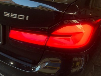 (B&amp;M 原廠精品）優惠活動 開跑 完工價 BMW 全新德國原廠 G30 F90 M5 升級 LCI 尾燈 LED 尾燈 改裝 原廠 含蓋版導水板