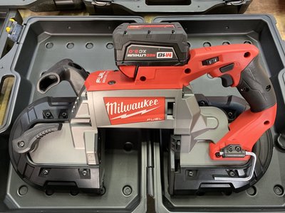 (阿賢外匯工具) 美國 米沃奇 Milwaukee 18V 無碳刷 鋰電帶鋸機 / 5.0Ah 雙鋰電