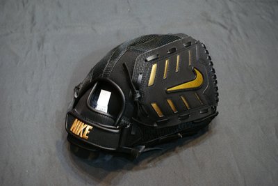 棒球世界全新NIKE投手棒球手套特價黑色11.75吋