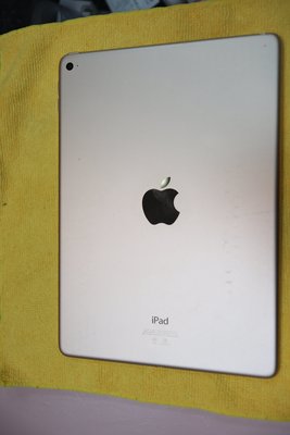 iPad air 2 64g 9成新