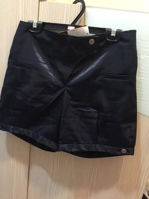 小花別針、專櫃品牌【CUMAR】黑色褲子短褲