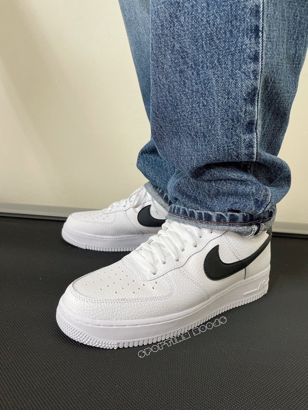 S.G NIKE AIR FORCE 1 07 CT2302-100 小GD AF1 白底黑勾荔枝皮男女鞋