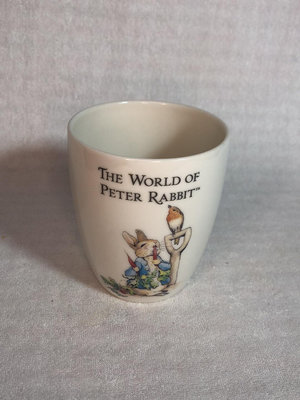 【二手】日本回流瓷器彼得兔的手握杯高約為9cm口徑約為7.5c 回流 擺件 茶具【佛緣閣】-1719