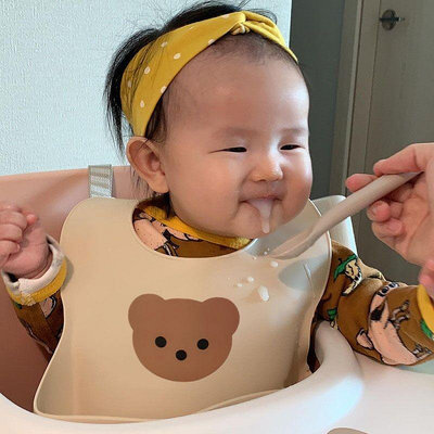 韓風ins卡通小熊圍兜 軟矽膠輔食吃飯圍兜 嬰兒寶寶防水接飯兜滿299起發