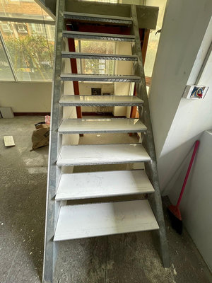 樓梯 階梯板《城堡》石英石板  止滑條  安全  客製化可訂做