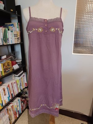 Je Papillonne  ♥日本品牌♥ 紫芋色素面  拼接花卉刺繡  無袖洋裝
