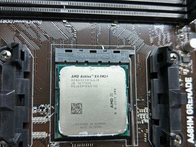 電腦雜貨店→AMD Athlon X4 860K CPU/FM2+/3.7G/無內顯  FM2+腳位 二手良品$220