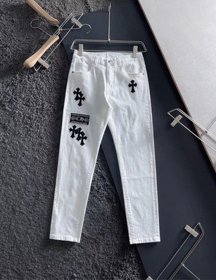 CH chrome hearts 純色白色➕黑色十字經典貼標，頂級牛仔褲，微彈洗水，柔軟帶彈力，最新流行款刺繡圖案 版型好棒！