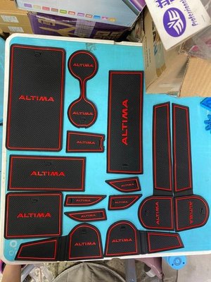 [[娜娜汽車]]日產 2019 ALTIMA 專用 杯墊 防水墊 門槽墊 紅色 藍色 夜光帶字款