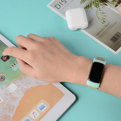 適用Fitbit charge5智能手環彈力尼龍編織表帶智能運動手環替換腕帶可調節彩虹創意手表鏈charge5尼龍魔術貼