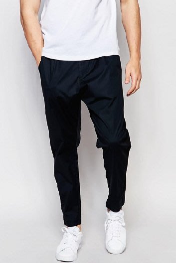 nike tapered golf trousers