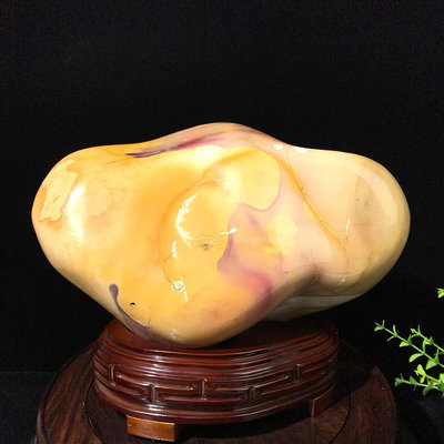 澳洲天然蛋黃石 又叫摩加石帶座高26×32×14厘米 重12.2公斤  編號120036820【萬寶樓】古玩 收藏 古董