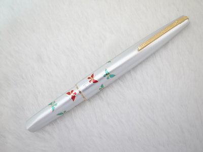 B811 美麗的蝴蝶短鋼筆 - 白金 日本製 全金屬 蝴蝶短鋼筆14k 細字尖(庫存新品)