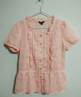 ↘㊣111元㊣↘百貨公司專櫃品牌 XING 氣質款荷葉襯衫  粉色襯衫  (附細肩帶內搭)