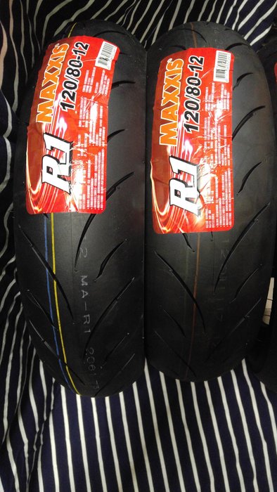 maxxis r1 120 80 12