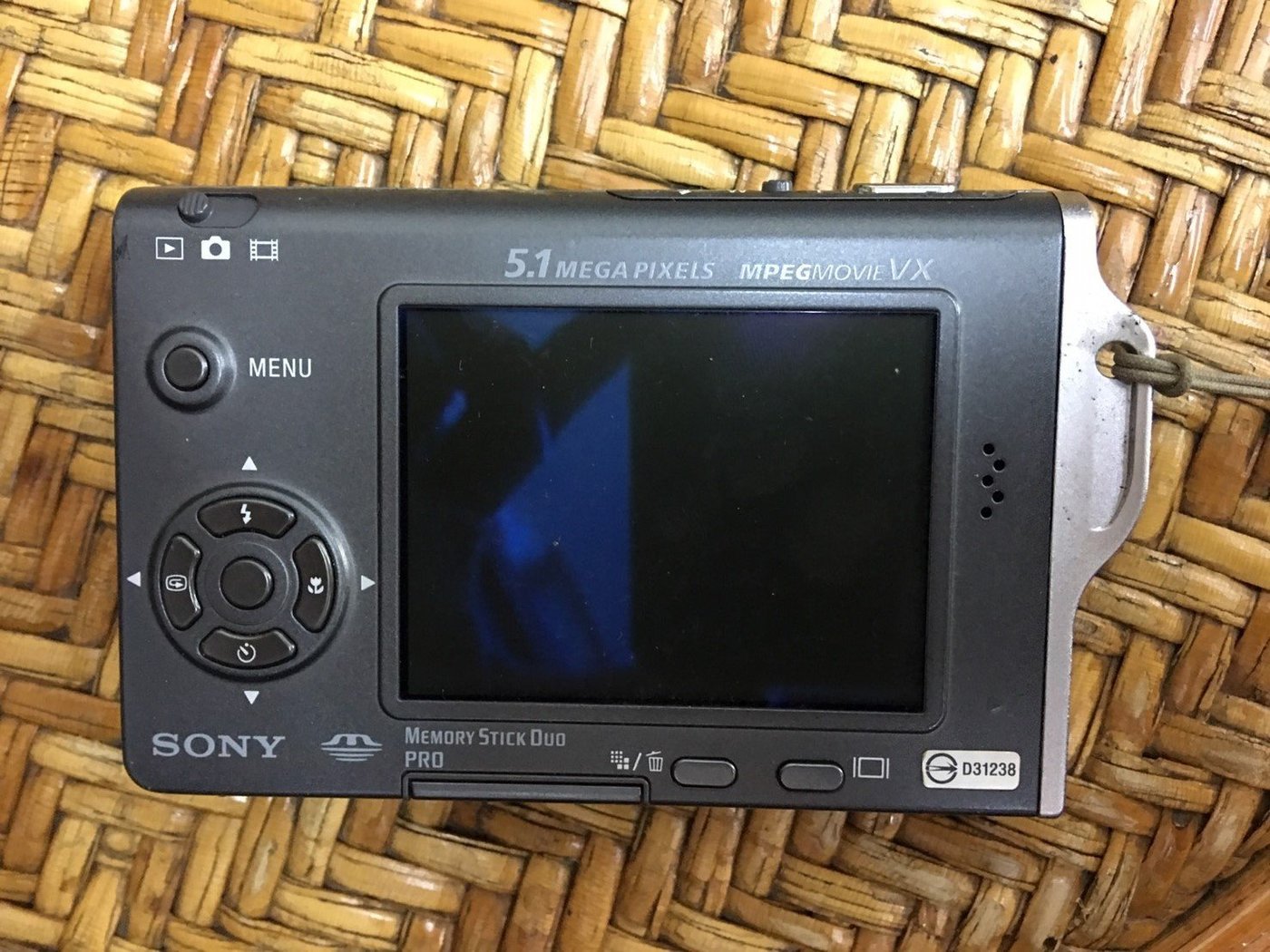 華津電腦^^SONY DSC-T7 數位相機~無測試不知好壞~當零件機賣| Yahoo