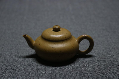 二手 黃金段泥鋪砂矮梨式 紫砂壺 茶壺 茶具【真棒紫砂】1058