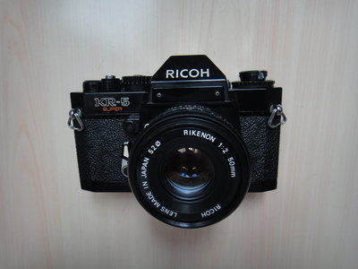 【康泰典藏】RICOH KR-5 SUPER 機械式單眼底片相機(2)+RICOH 50mm F2.0 定焦鏡頭~
