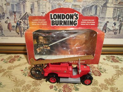 歐洲古物時尚雜貨 英國手工車LLEDO紅色車 消防雲梯車 擺飾品 古董收藏